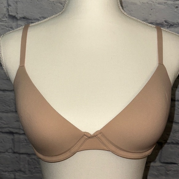 SKIMS Other - SKIMS Tan Seamless Bra with Adjustable Straps
